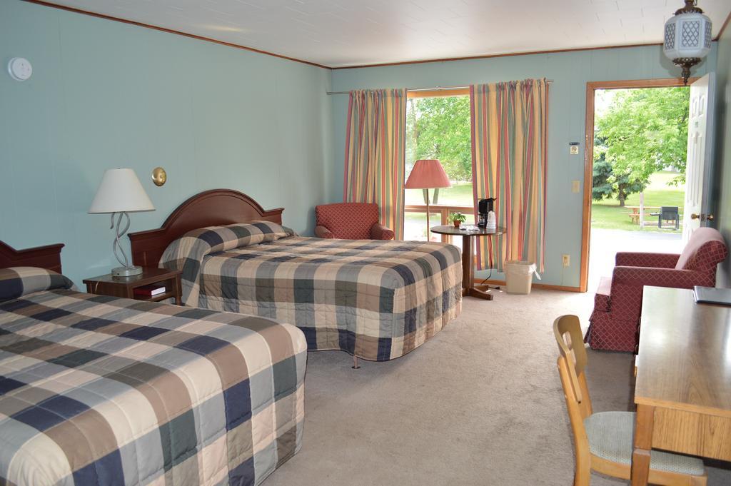 Summer Breeze Resort Wisconsin Dells Room photo