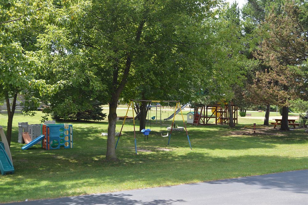 Summer Breeze Resort Wisconsin Dells Exterior photo