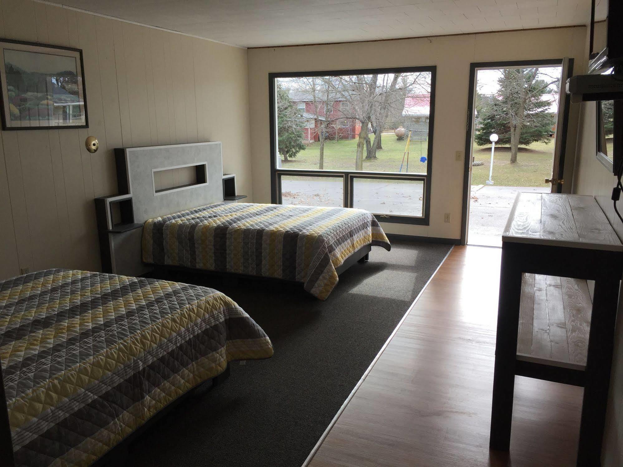 Summer Breeze Resort Wisconsin Dells Exterior photo