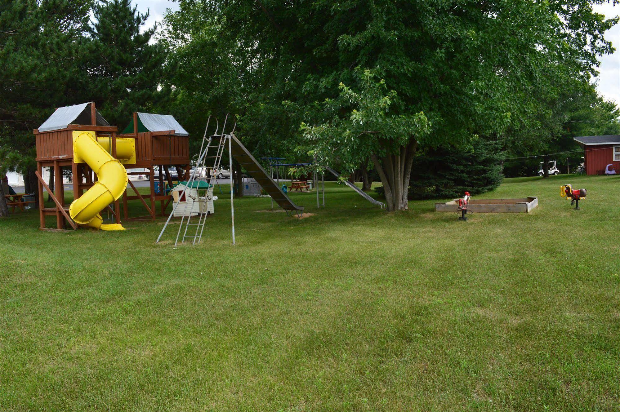 Summer Breeze Resort Wisconsin Dells Exterior photo
