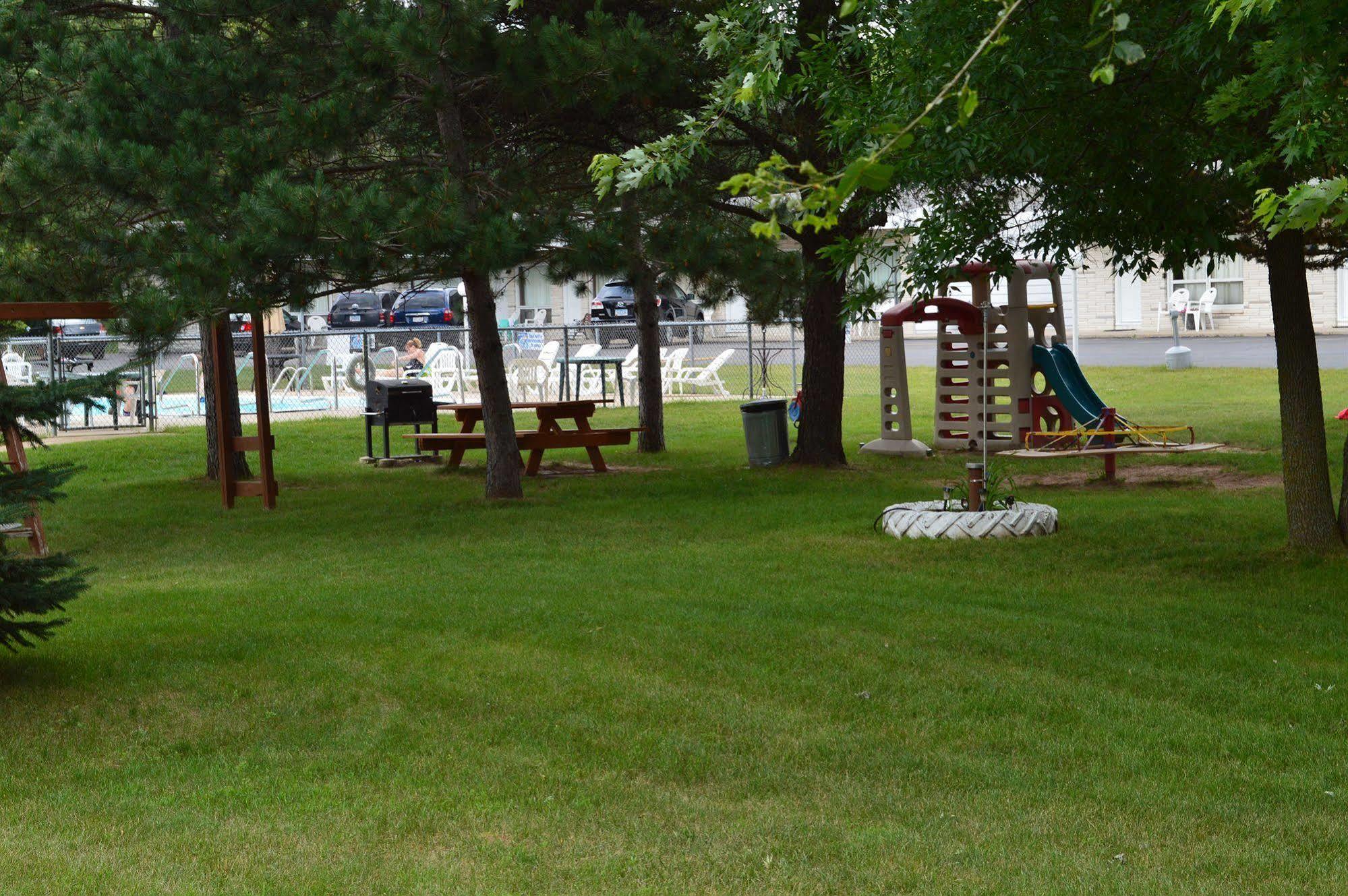 Summer Breeze Resort Wisconsin Dells Exterior photo