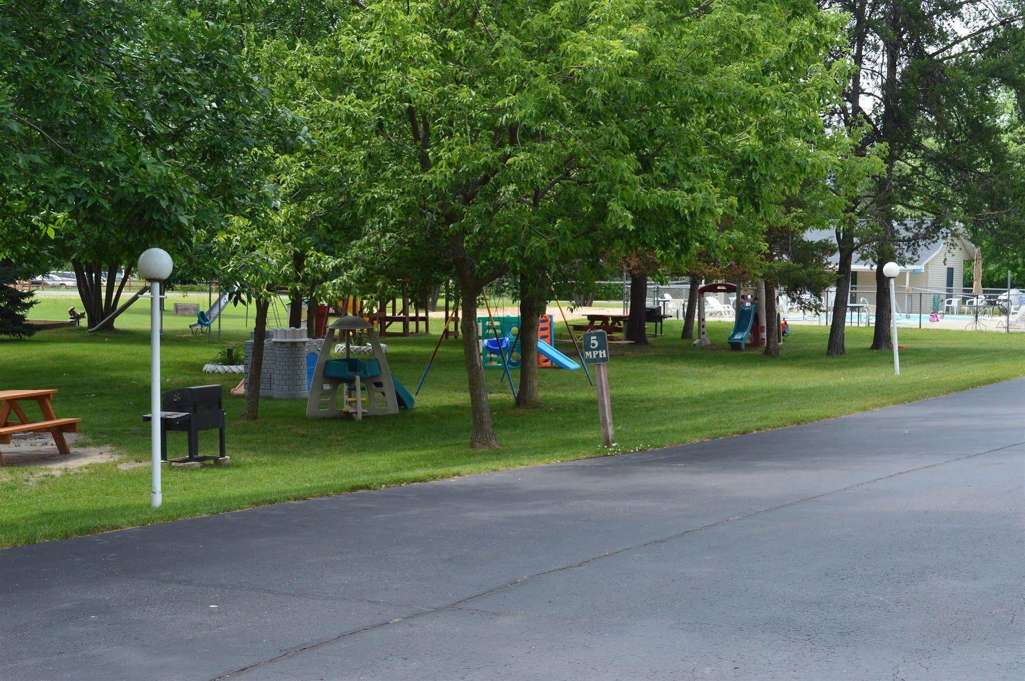 Summer Breeze Resort Wisconsin Dells Exterior photo